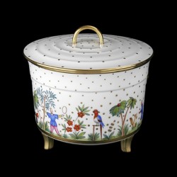 Biscuit tin