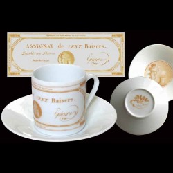 tasse à café et sous-tasse