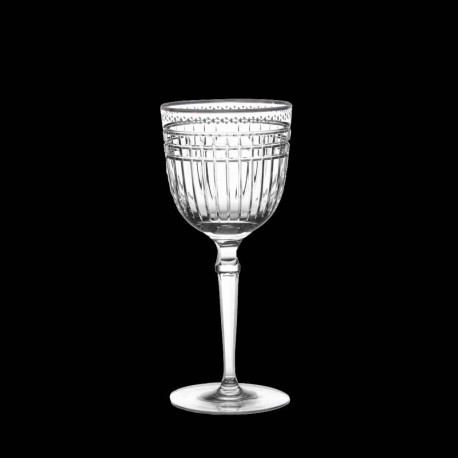 Verre à vin rouge taillé et platine